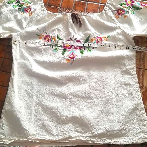Vintage embroidered top - Picture 3 of 7